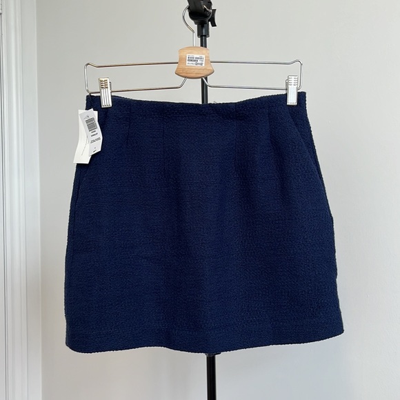 Babaton Dresses & Skirts - NWT Aritzia Babaton Kinsley Skirt High Waisted Tweed Navy Mini Skirt 8
